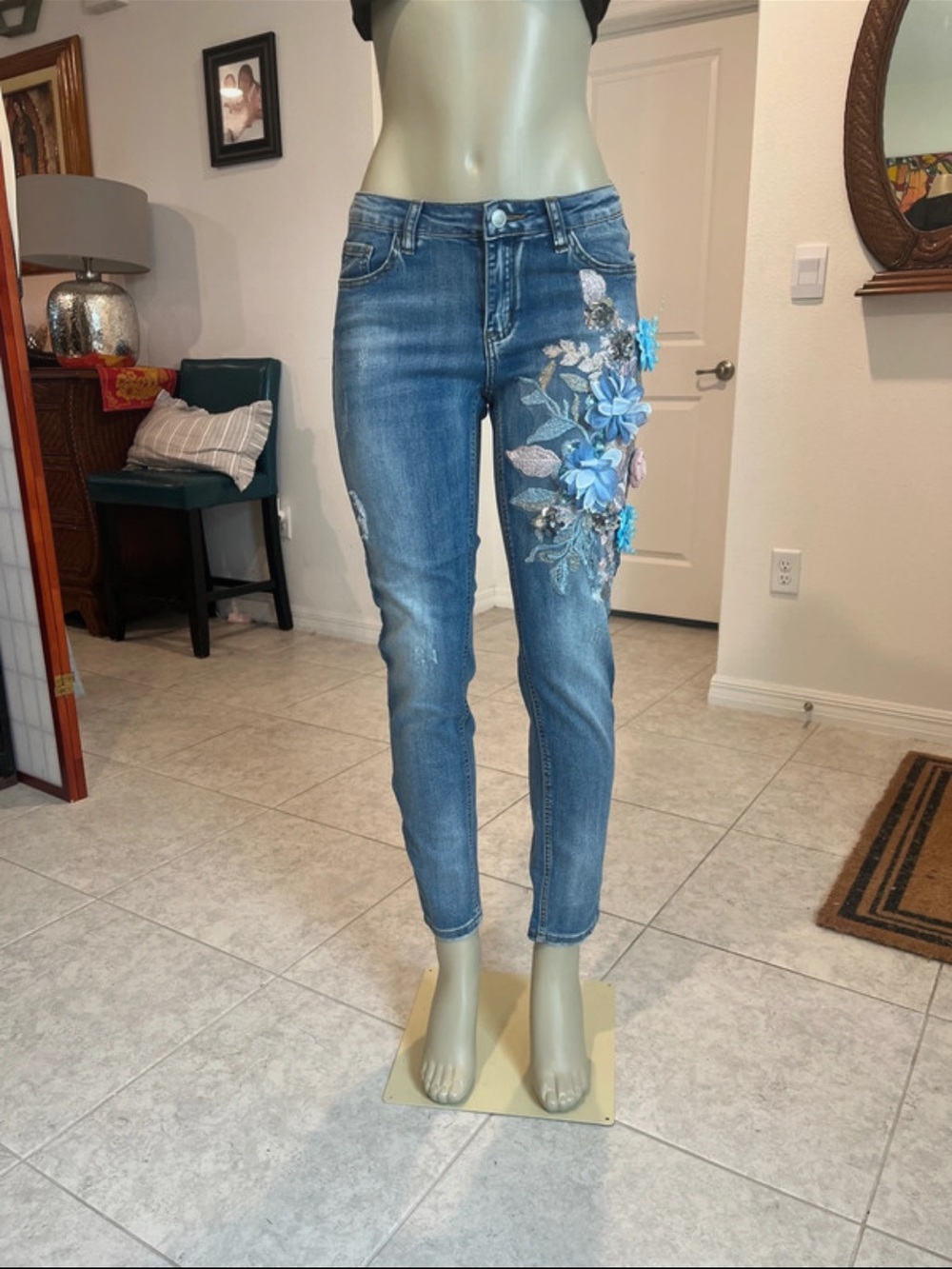 Boston Proper Blue Denim Ankle Jeans with Floral Appliqué - Picture 2 of 10
